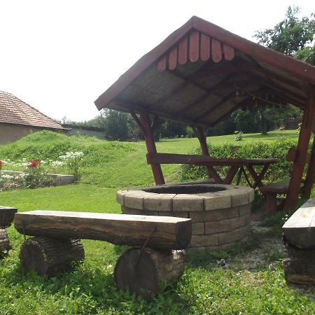 Oereg Somfa Vendeghaz Hotel Uppony Ngoại thất bức ảnh